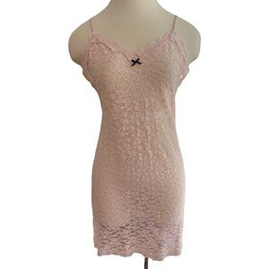 Y2K 200’s Victorias Secret lace slip